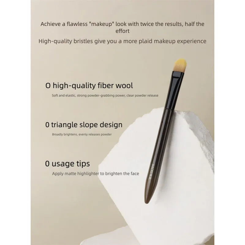Triangular Highlighter & Concealer Brush | Wool Fiber L50 Highlighter Makeup Brush QXL