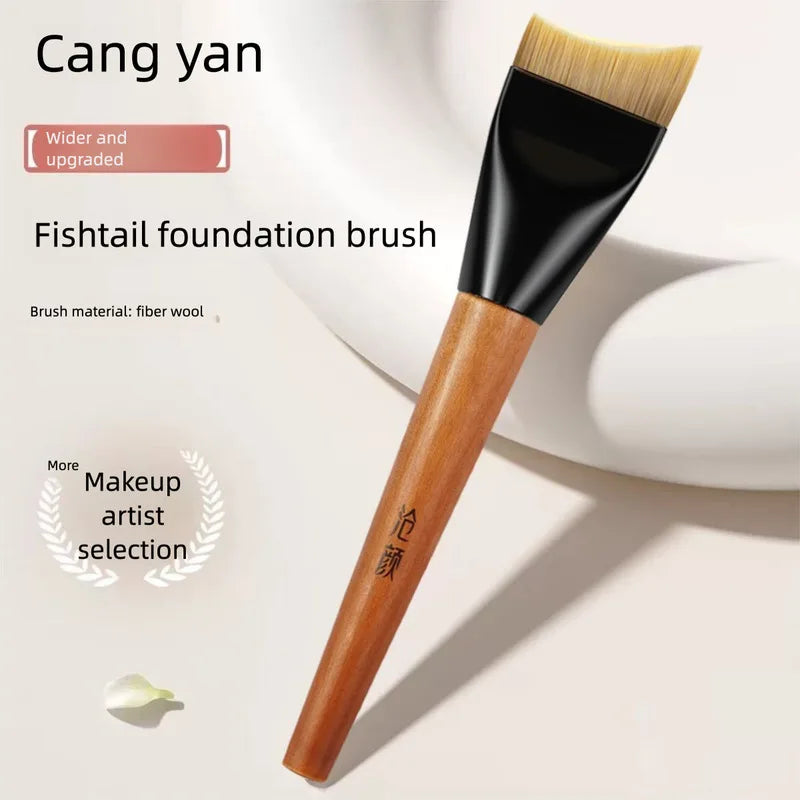 Fish-Tail Crescent Foundation & Concealer Brush – No Powder Abs Foundation Brush QXL