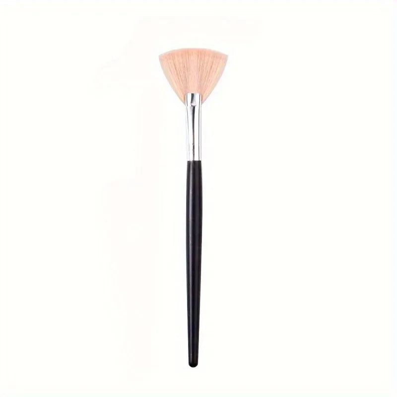 White Fan Highlighter Makeup Brush – Ultra Soft Fluffy Bristles Fan Highlighter Brush QXL