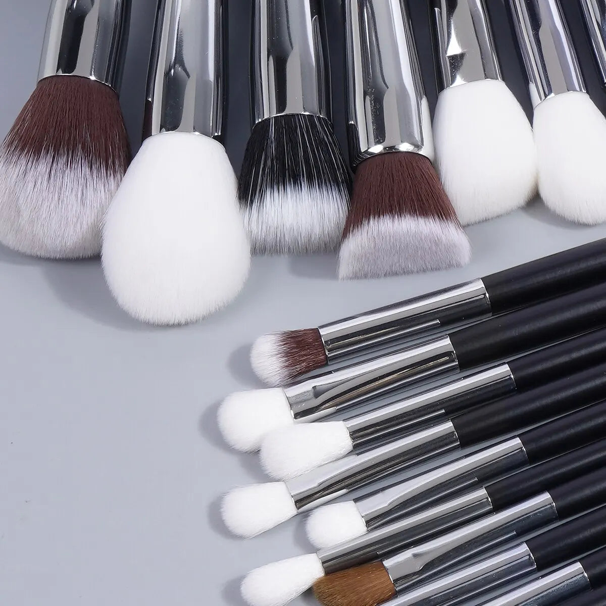 MAANGE 30-Pc Professional Makeup Brush Set – Soft Synthetic Makeup Brush Set QXL