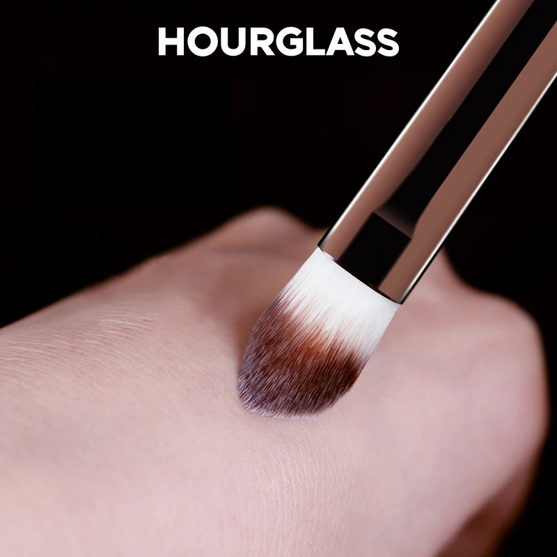 Hourglass No.8 Large Concealer Brush – Soft Wool Fiber Concealer Makeup Brush QXL