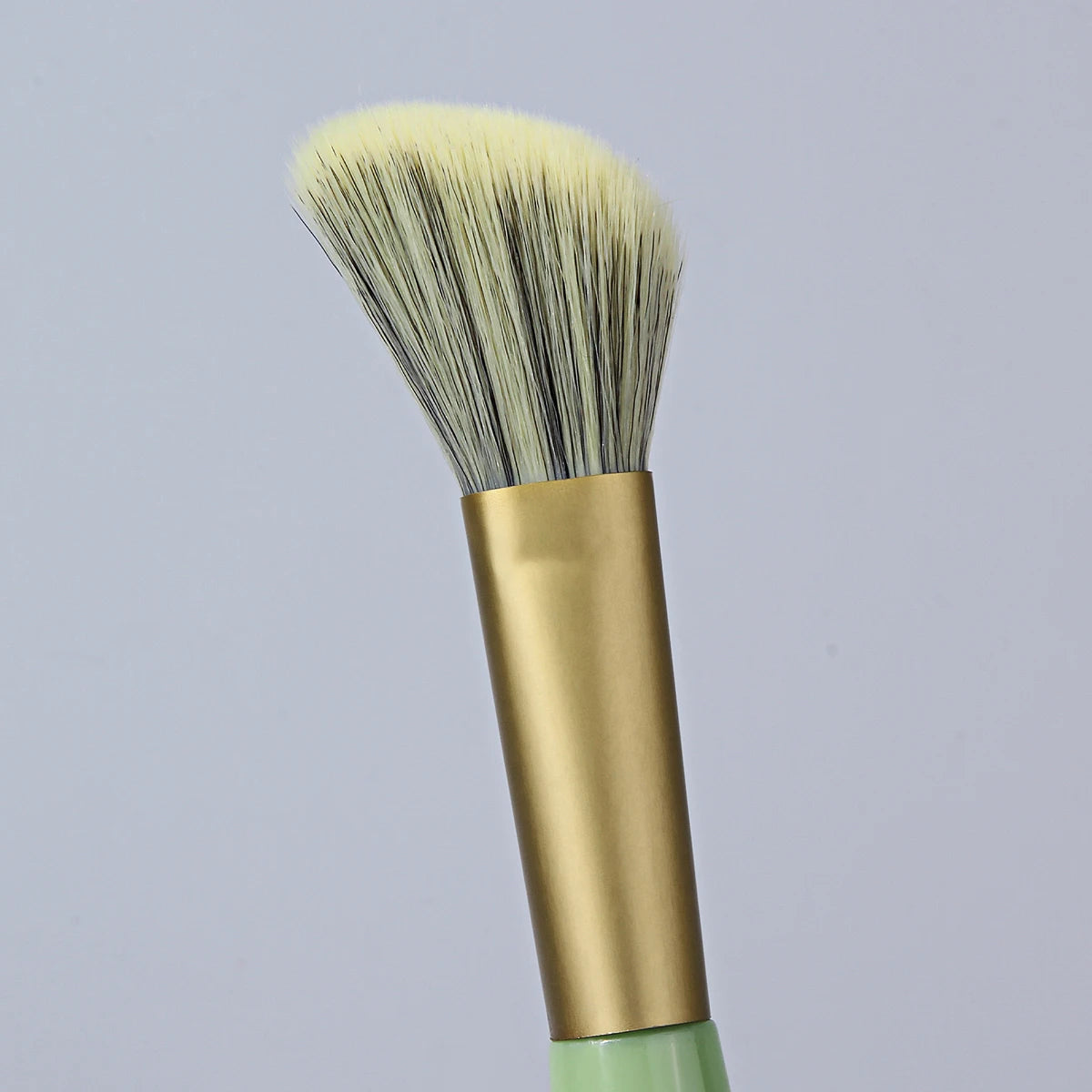 KOSSHOW Curved Slant Blush Brush | Bronzer & Contour Blush Makeup Brush QXL