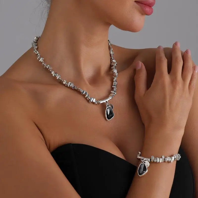 Elegant Metal Glitter Pendant Necklace | Women's Statement Jewelry Pendant Necklace QXL