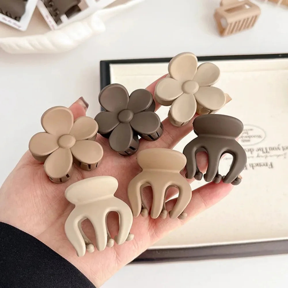 3-Pack Frosted Geometric Mini Hair Claw Clips – Coffee Hair Claw Clips QXL