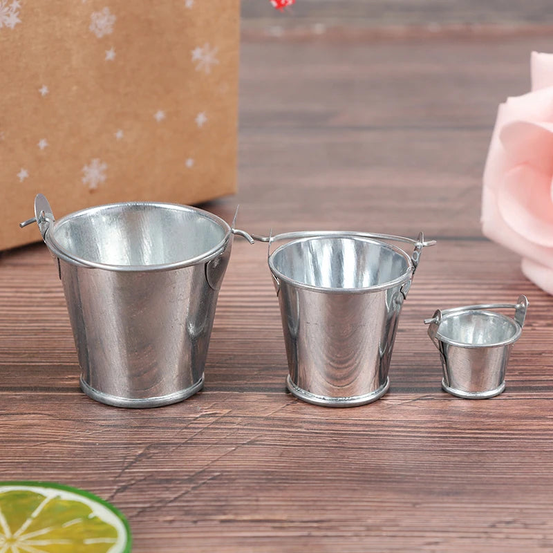 Dollhouse Miniature Metal Bucket | 1:6 Scale Décor & Toy Dollhouse Accessory QXL