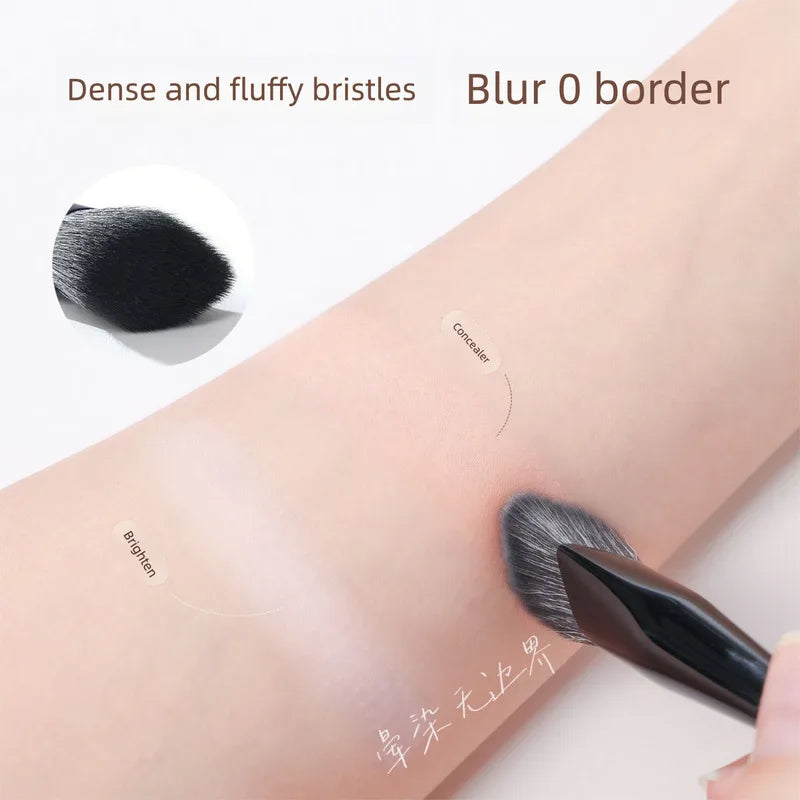 Brightening Concealer & Highlighter Brush | Soft Synthetic Concealer Makeup Brush QXL