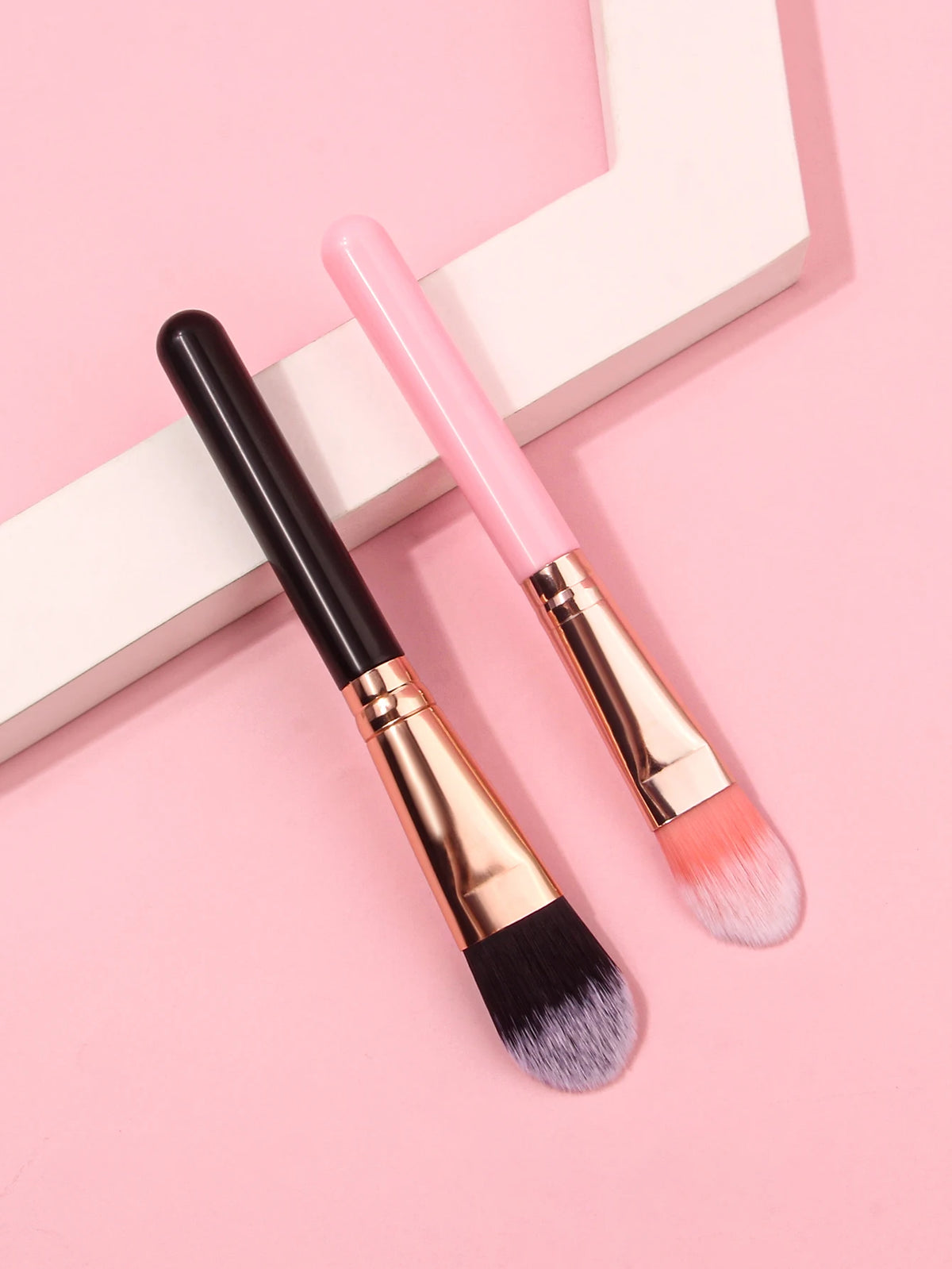 KOSSHOW 2-Pc Concealer & Foundation Brush Set – Soft Gradient Makeup Brush Set QXL