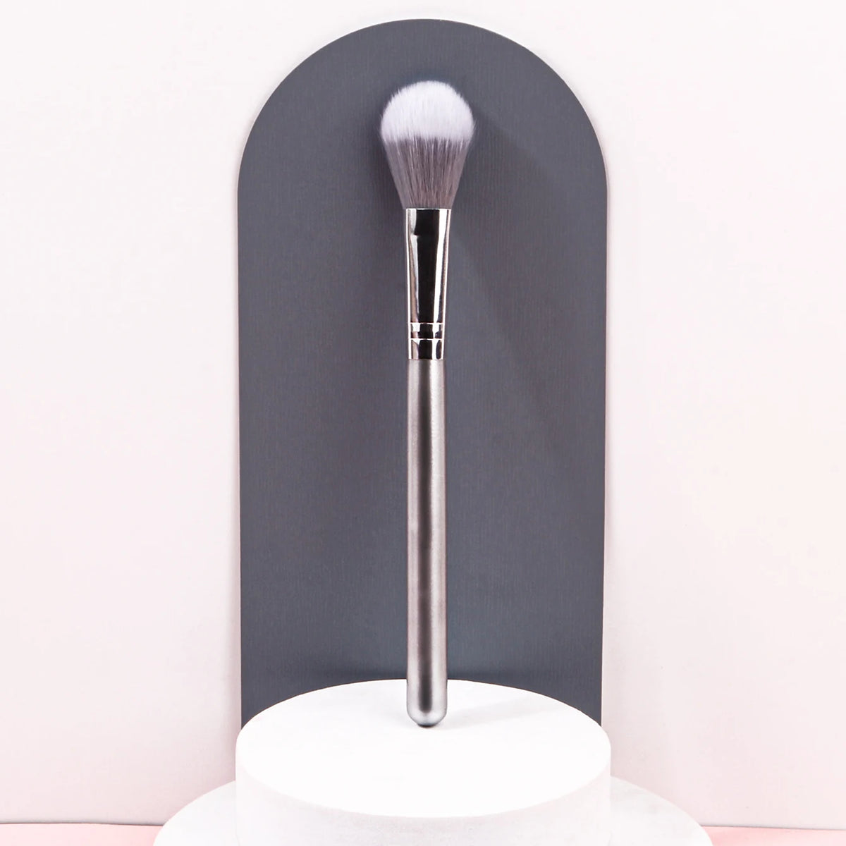 KOSSHOW Silver Face Makeup Brush – Blush, Powder & Highlight Face Makeup Brush QXL
