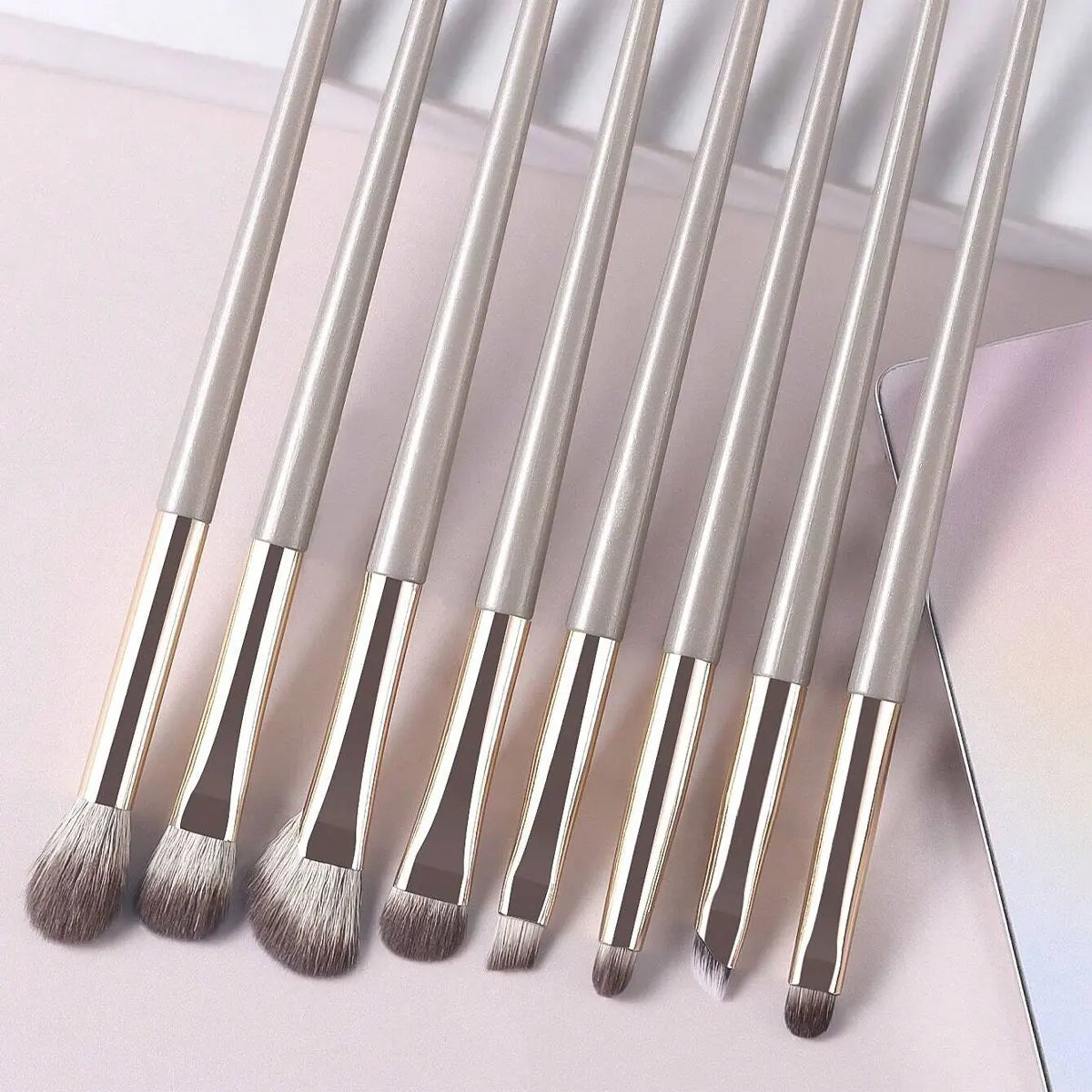 8-Piece Portable Eye Makeup Brush Set – Champagne Silver Eye Makeup Brush Set QXL