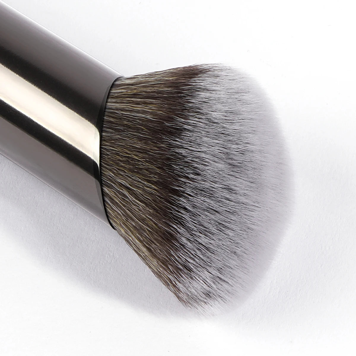 MAANGE Angled Foundation & Concealer Brush – Soft Synthetic Foundation Makeup Brush QXL