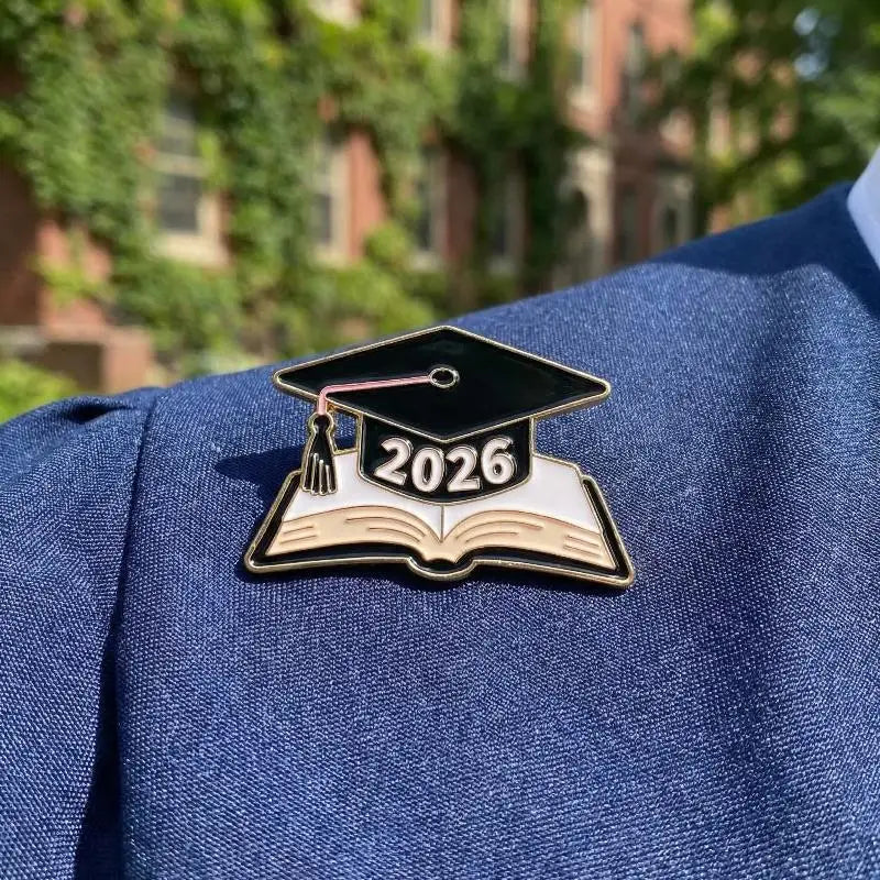 2026 Graduation Brooch Pin | Academic Cap Badge Souvenir Graduation Brooch Pin QXL