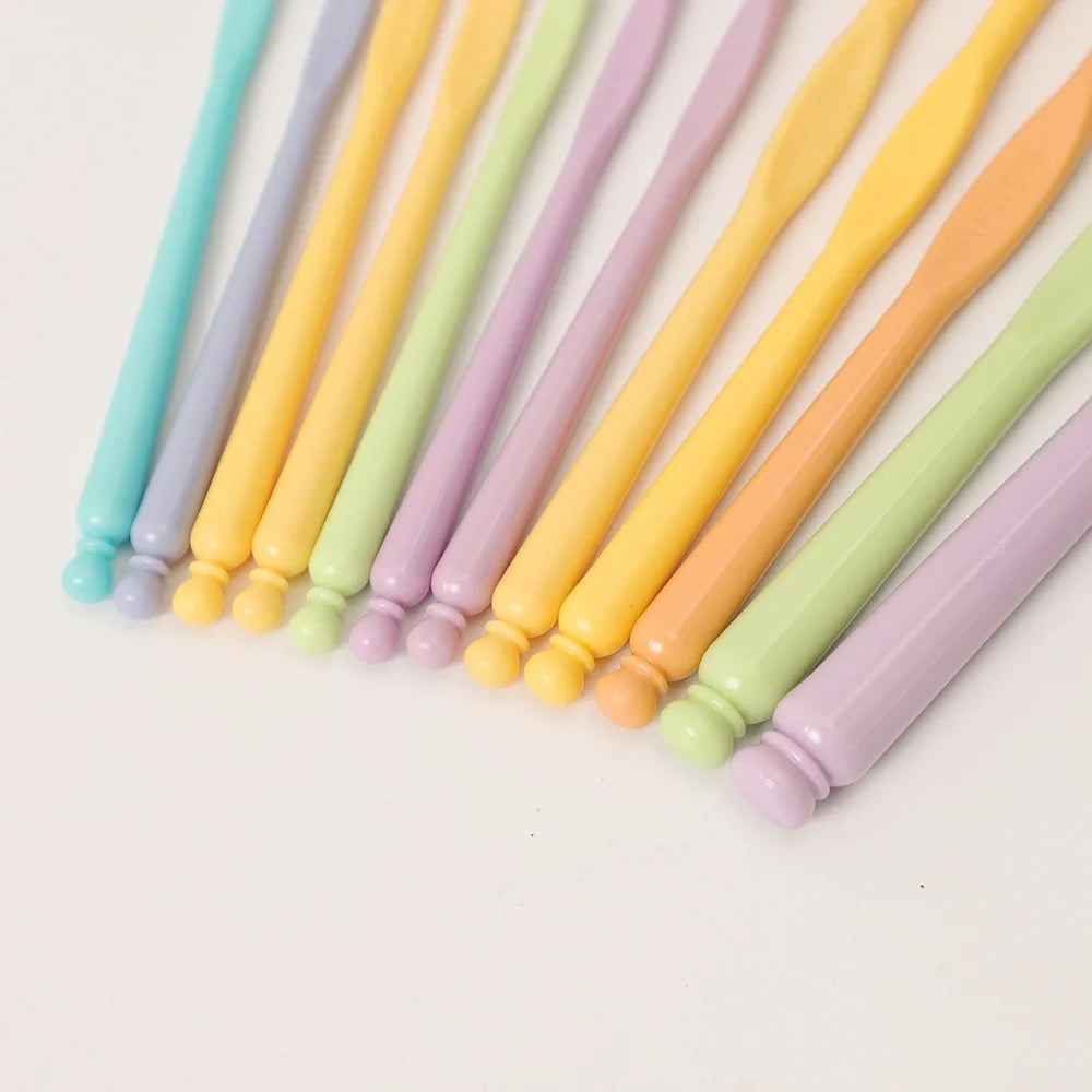 12-Piece Crochet Hook Set 2–10mm | Colorful Plastic Knitting Crochet Hook Set QXL