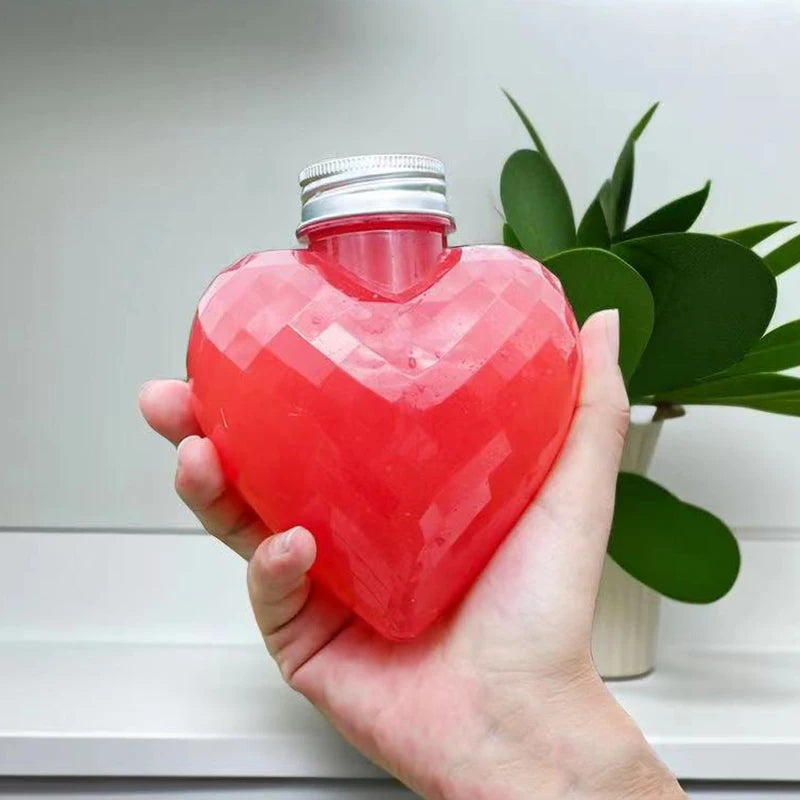10-Pack 300ml Heart-Shaped Plastic Bottles with Lids Plastic Drink Bottles QXL