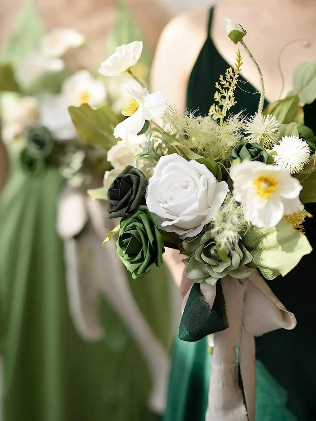 25-Pack Green Gradient Artificial Roses | Wedding & Party Décor Artificial Flowers QXL