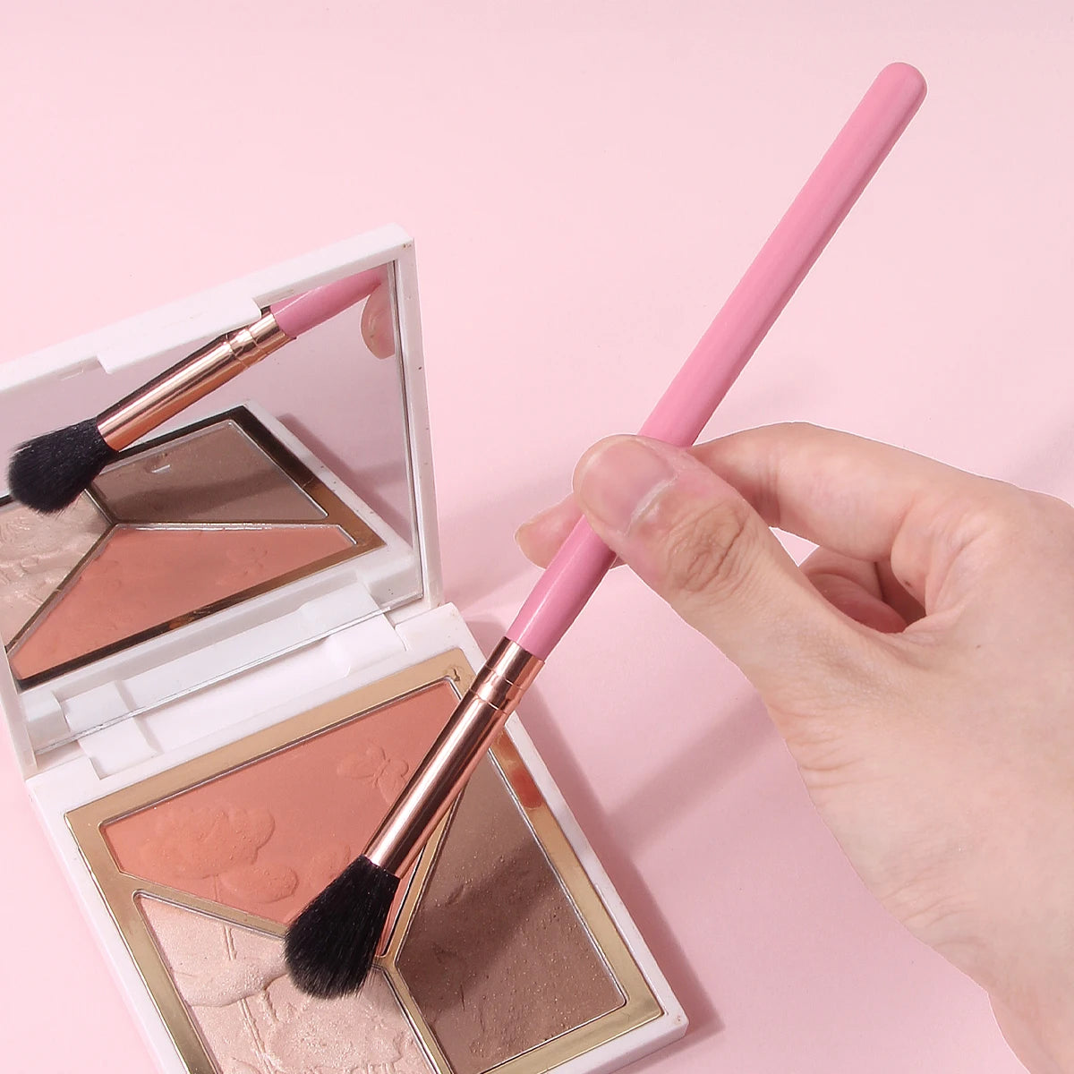 KOSSHOW Highlighter Makeup Brush | Soft Fluffy Blending Highlighter Makeup Brush QXL