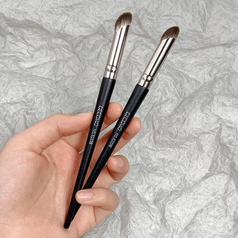 Precision Concealer & Nose Shadow Brush | Soft Fluffy Smudge Concealer Makeup Brush QXL