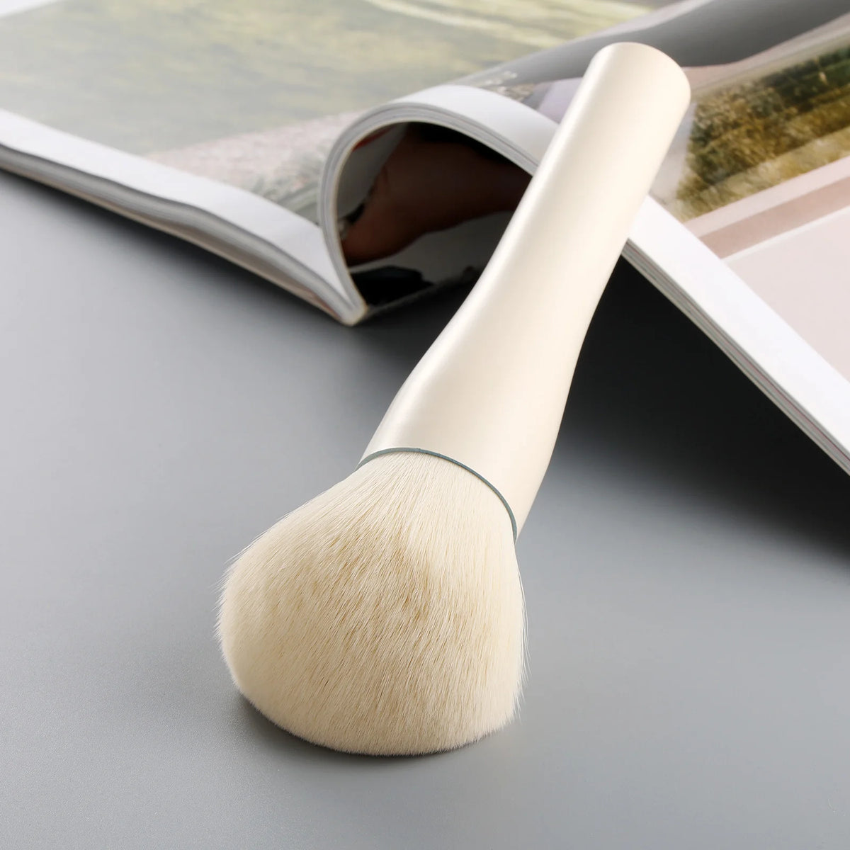Large Powder Brush | Professional Nylon Makeup Brush Powder Makeup Brush QXL