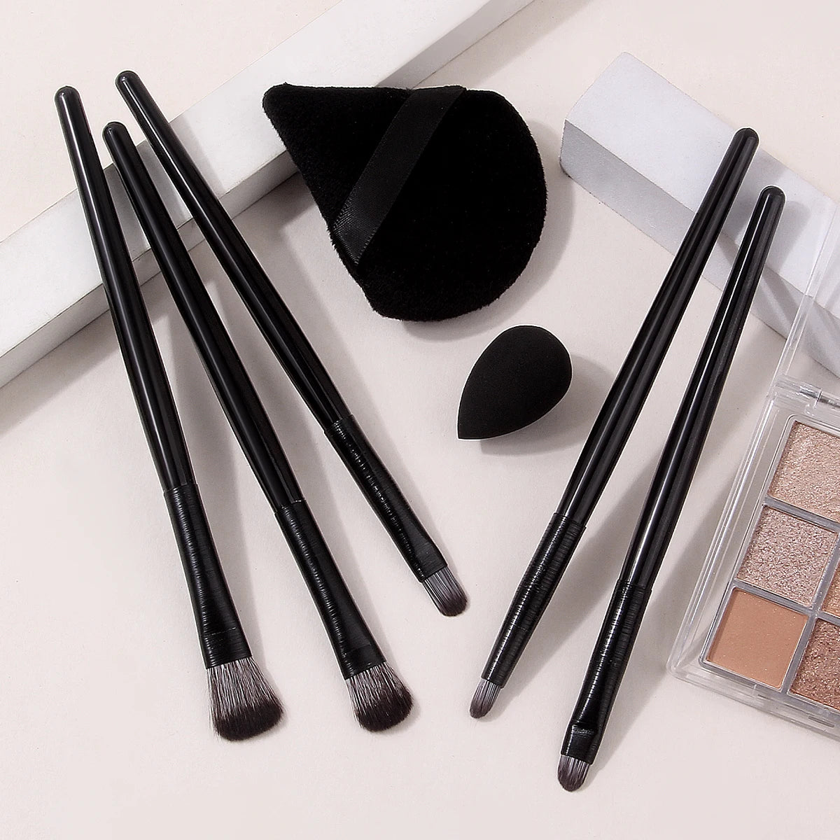 7-Piece Black Eyeshadow Brush Set with Puff | KOSSHOW Eye Makeup Brush Set QXL