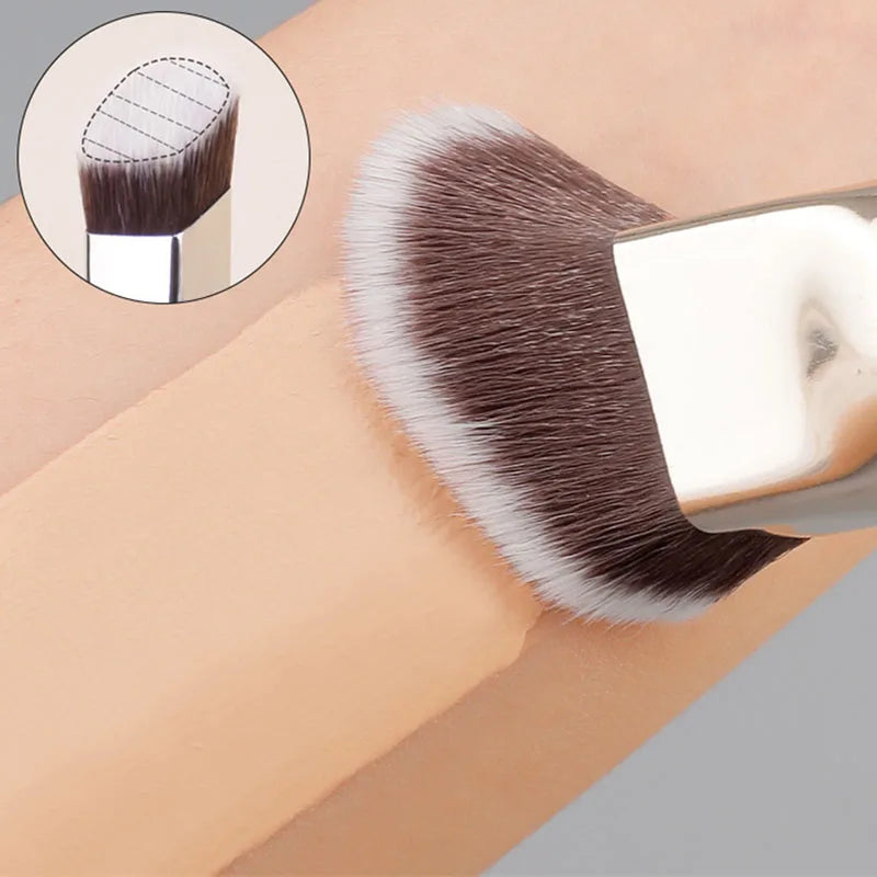 Sloped Trapezoid Foundation Brush – Wooden Handle Concealer Foundation Makeup Brush QXL