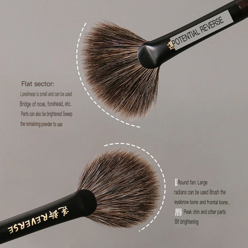 Fan-Shaped Sandalwood Highlighter Brush | Soft Animal Hair Highlighter Fan Brush QXL