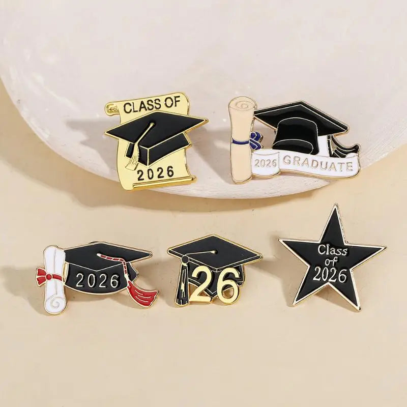 2026 Graduation Brooch Pin | Academic Cap Badge Souvenir Graduation Brooch Pin QXL