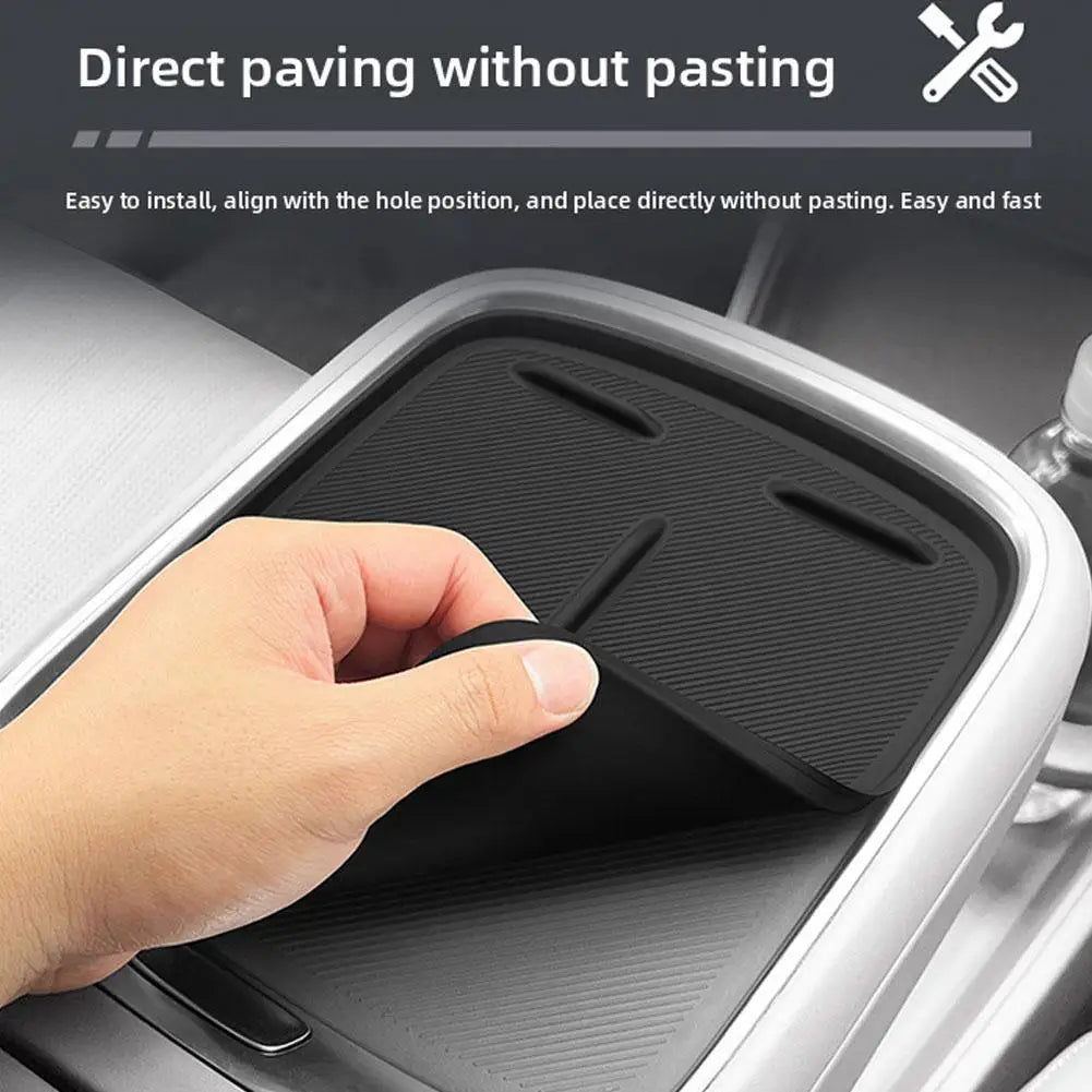 Leapmotor B10 Anti-Slip Silicone Wireless Charging Pad Mat Car Interior Mat QXL