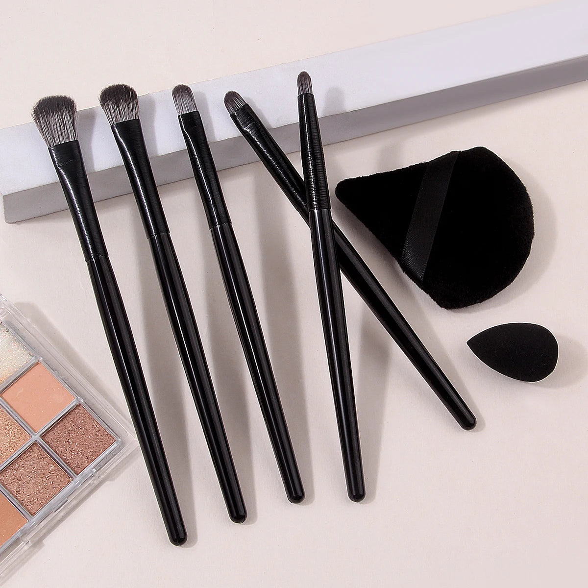 7-Piece Black Eyeshadow Brush Set with Puff | KOSSHOW Eye Makeup Brush Set QXL