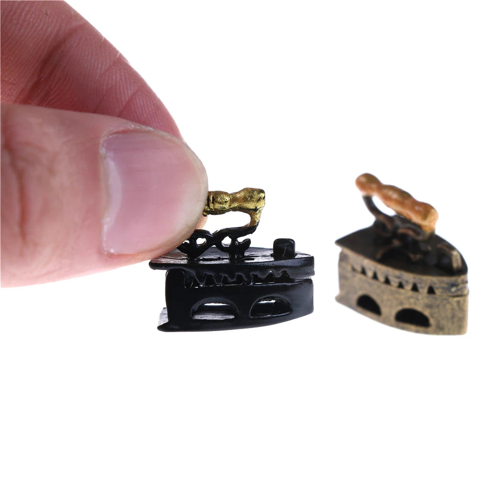 1:12 Dollhouse Miniature Metal Clothes Iron Accessory Dollhouse Miniature QXL