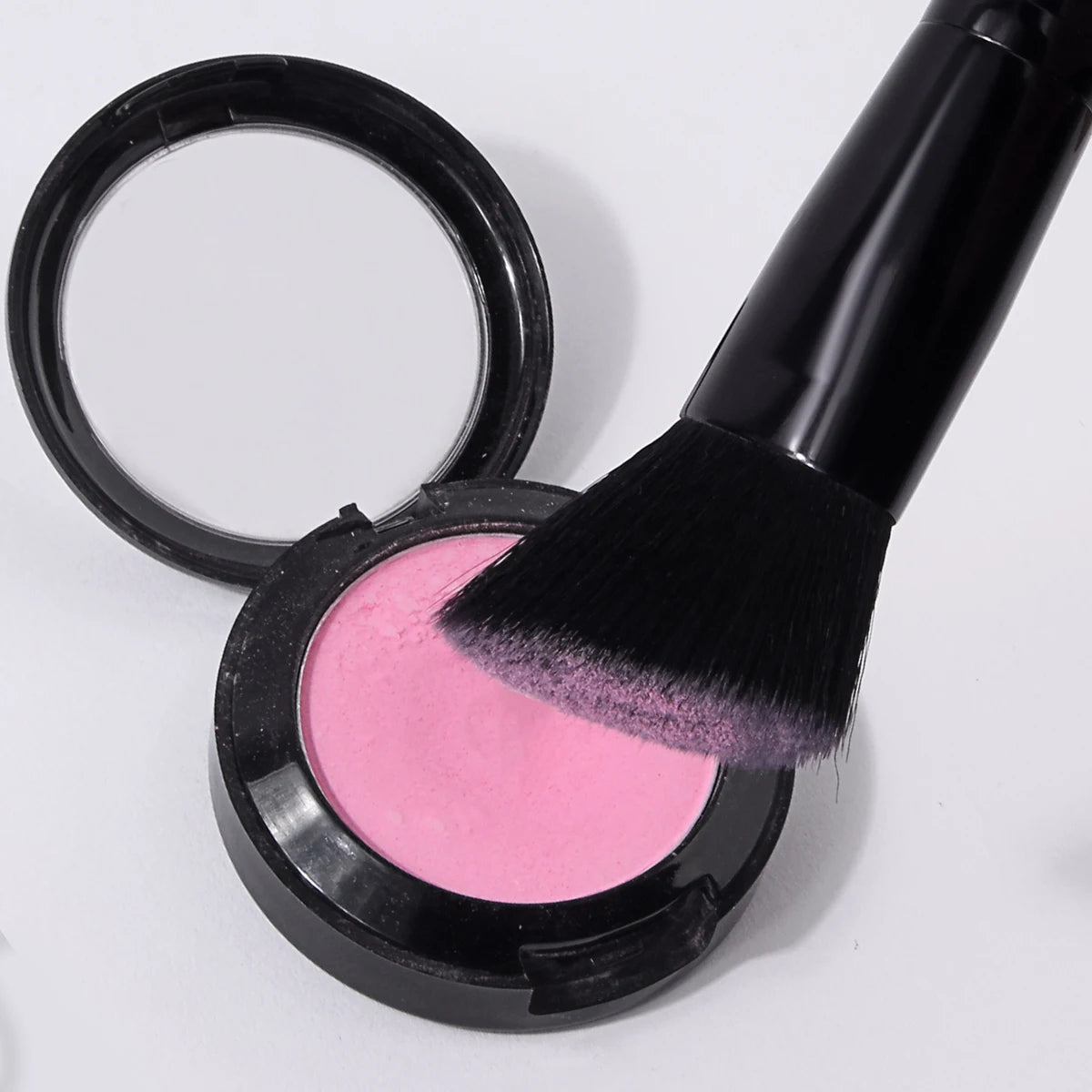 KOSSHOW Slope Contour Blush Brush – Wood Handle Highlighter Contour Blush Brush QXL