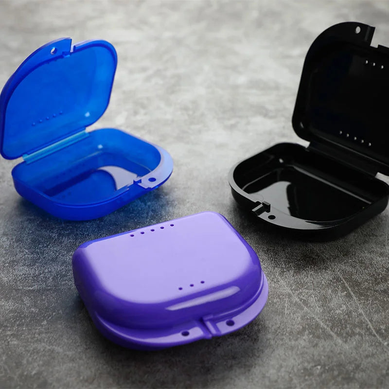 Dental Retainer Case with Carabiner Hook & Air Vents Retainer Storage Case QXL