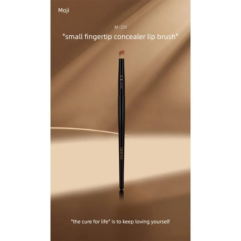 Moji M233 Fingertip Concealer & Lip Brush | Goat Hair Concealer Lip Brush QXL
