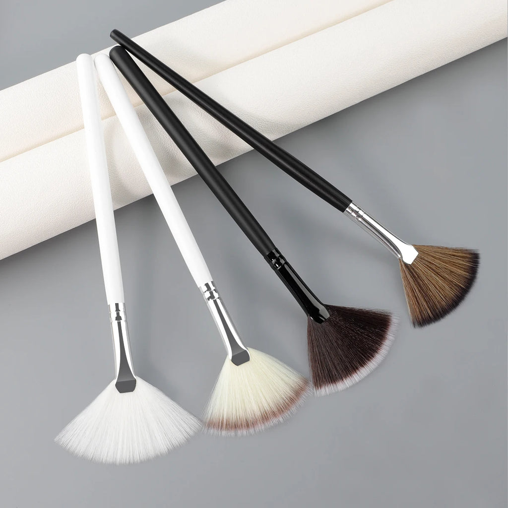 RANCAI Fan Makeup Brush – Soft Nylon Powder & Mask Brush Fan Makeup Brush QXL