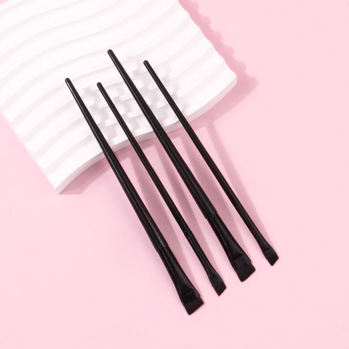 4-Piece Eyeliner, Eyebrow & Concealer Brush Set | Ultra-Fine Makeup Brush Set QXL black