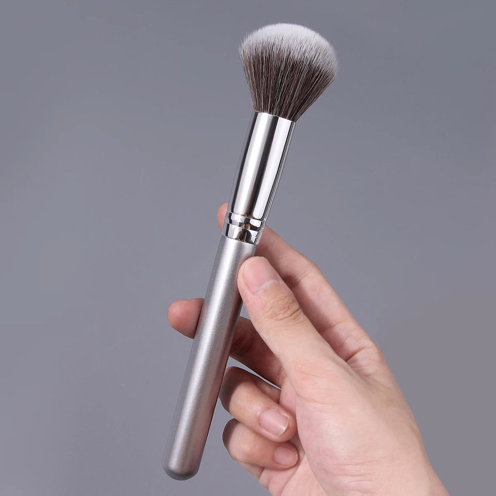 KOSSHOW Blush & Highlighter Brush | Nylon Wood Handle Blush Makeup Brush QXL