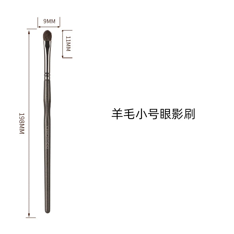 CHICHODO Goat Hair Eyeshadow Brush | Tapered Dome Precision Eyeshadow Brush QXL E33