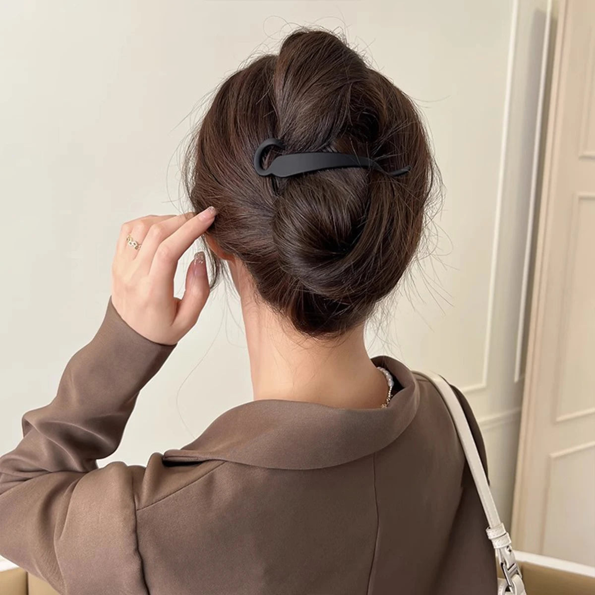 Banana Clip Vertical Ponytail Hair Clip for Women | Elegant Banana Hair Clip QXL