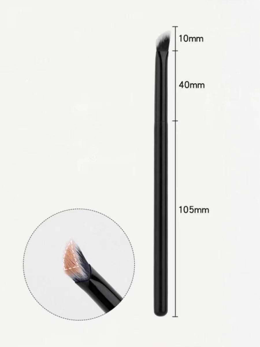 Triangular Sloped Foundation & Concealer Brush | Highlight Blush Makeup Brush QXL