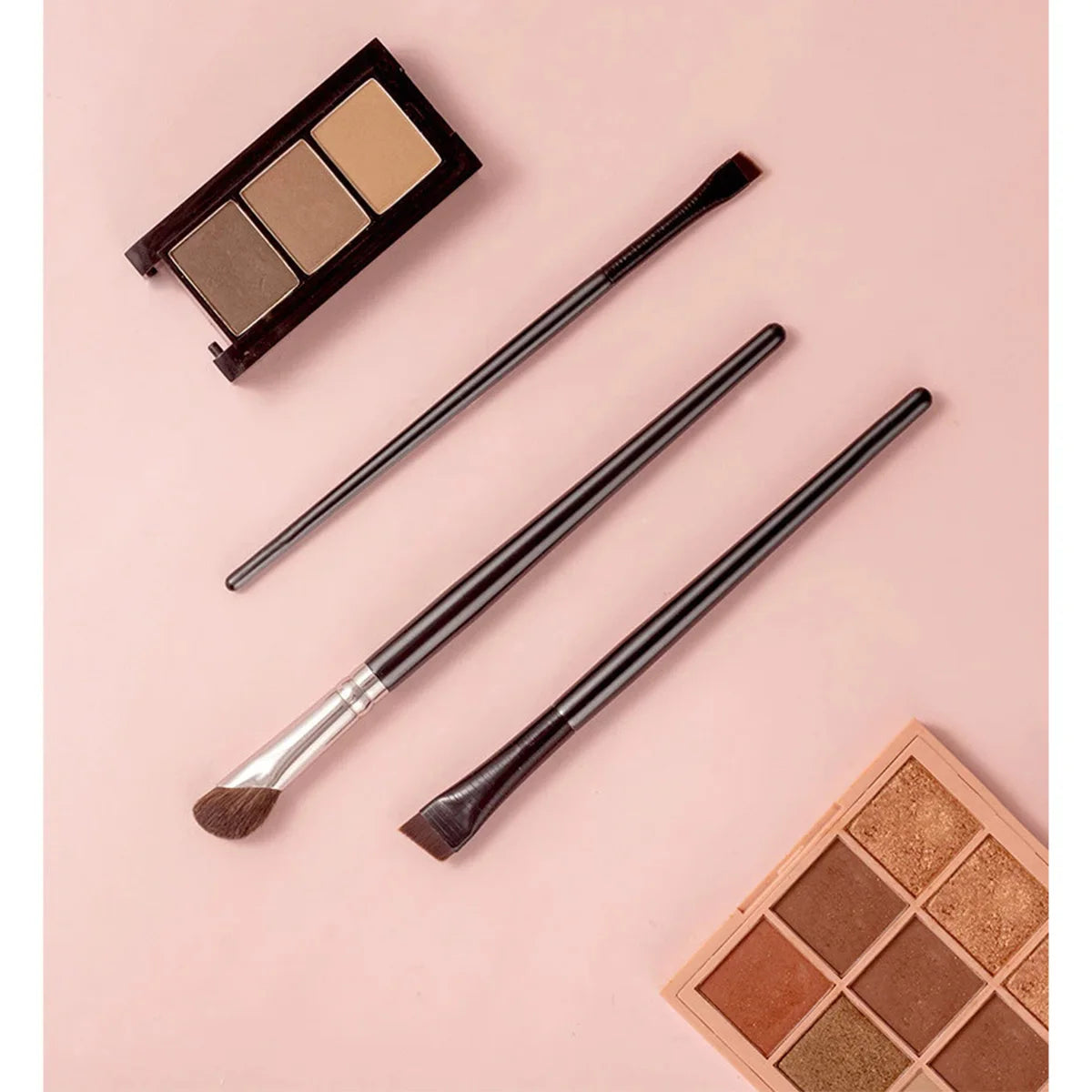 3-Piece Makeup Brush Set | Contour, Eyebrow & Eyeliner Makeup Brush Set QXL