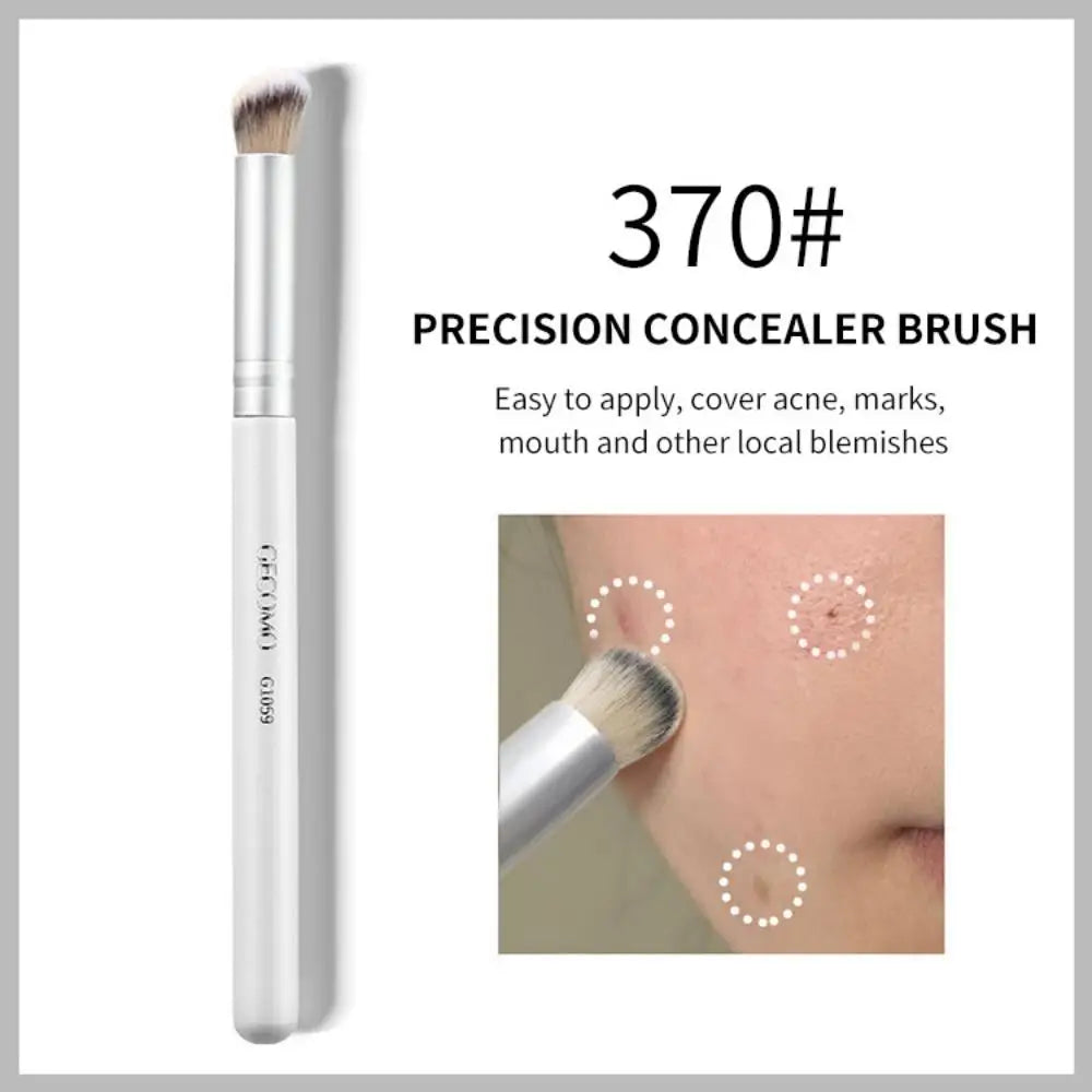 GECOMO Oblique Concealer Brush – Soft Synthetic Bristles Concealer Brush QXL