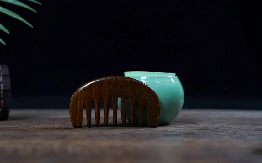 Green Sandalwood Fine Tooth Wooden Comb | Anti-Static Detangler Wooden Hair Comb QXL C 9cm