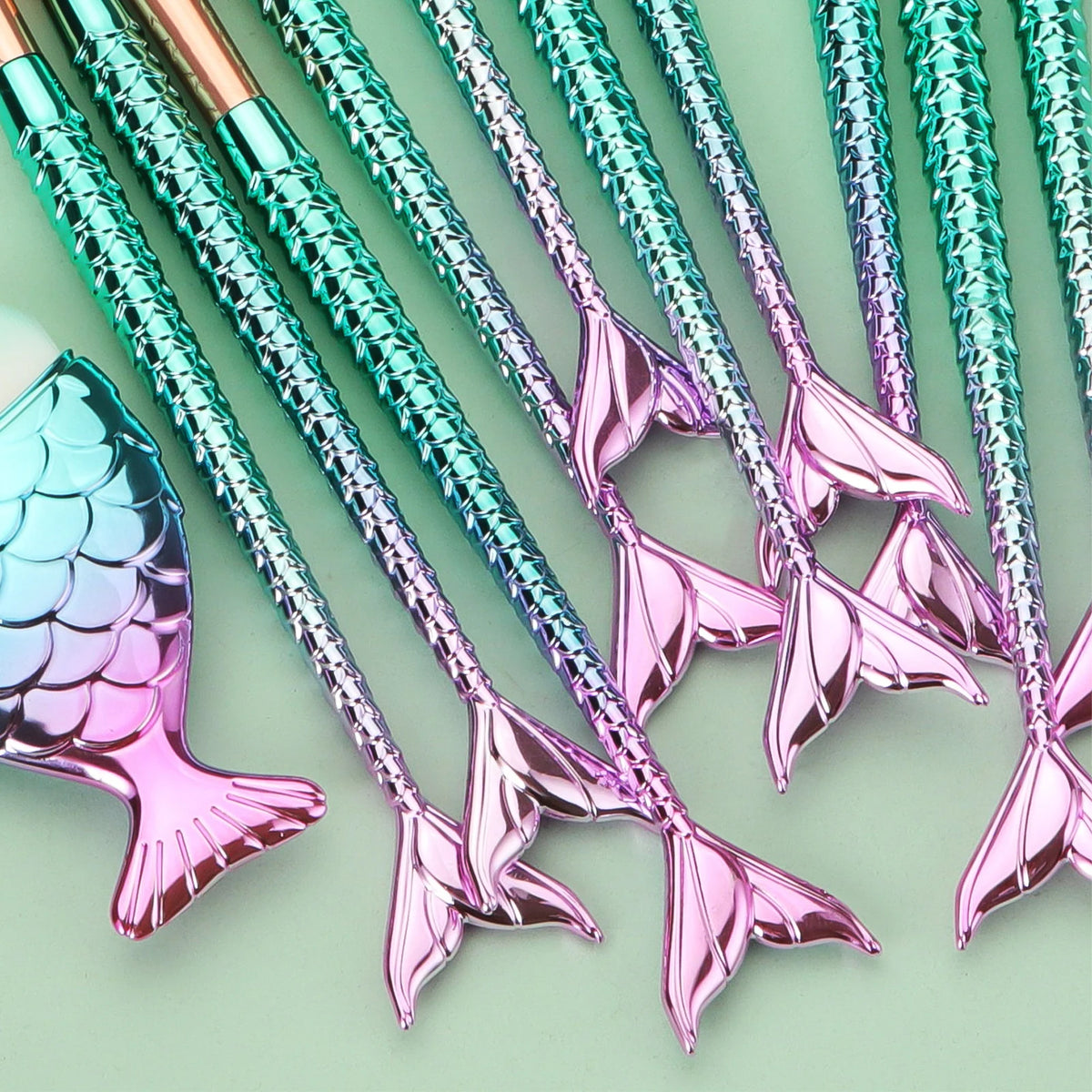 11-Pc Mermaid Makeup Brush Set | Fish Scale Gradient Handles Makeup Brush Set QXL