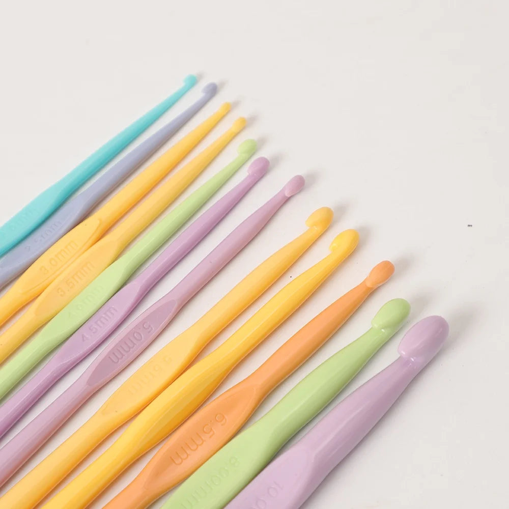 12-Piece Crochet Hook Set 2–10mm | Colorful Plastic Knitting Crochet Hook Set QXL