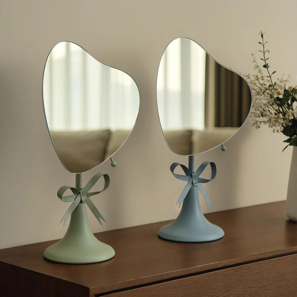 Heart-Shaped Metal Freestanding Makeup Mirror | Vanity Decor Freestanding Makeup Mirror QXL