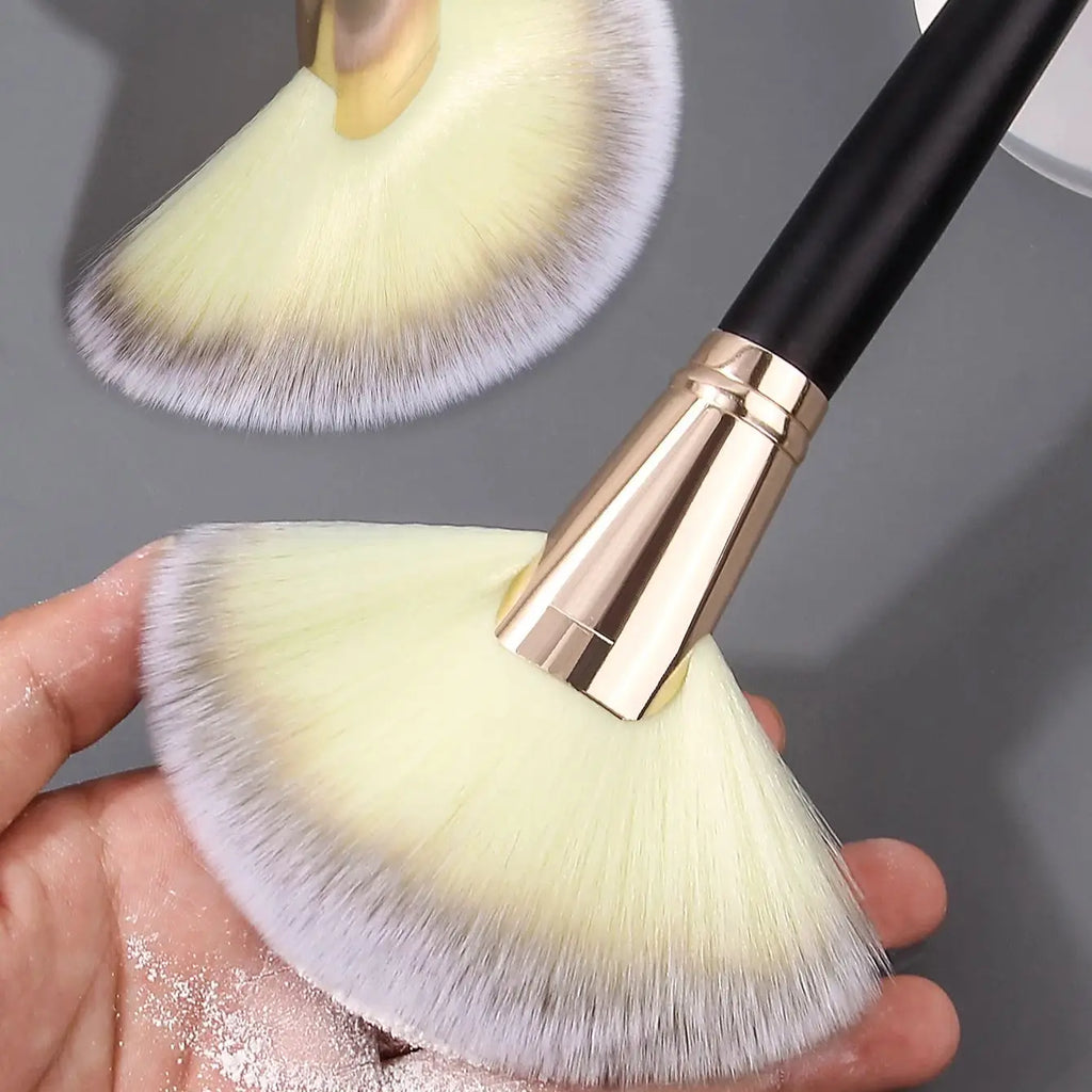 Extra Large Three-Color Fan Makeup Brush | Soft Nylon Fan Makeup Brush QXL