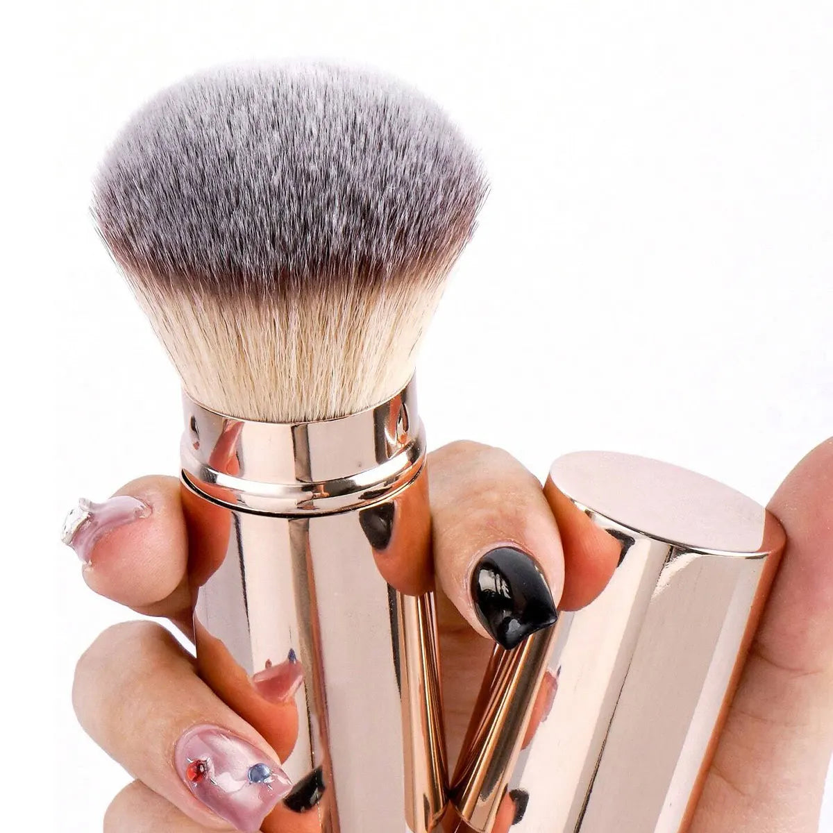 Retractable Round Makeup Brush – Blush, Powder & Foundation Retractable Makeup Brush QXL