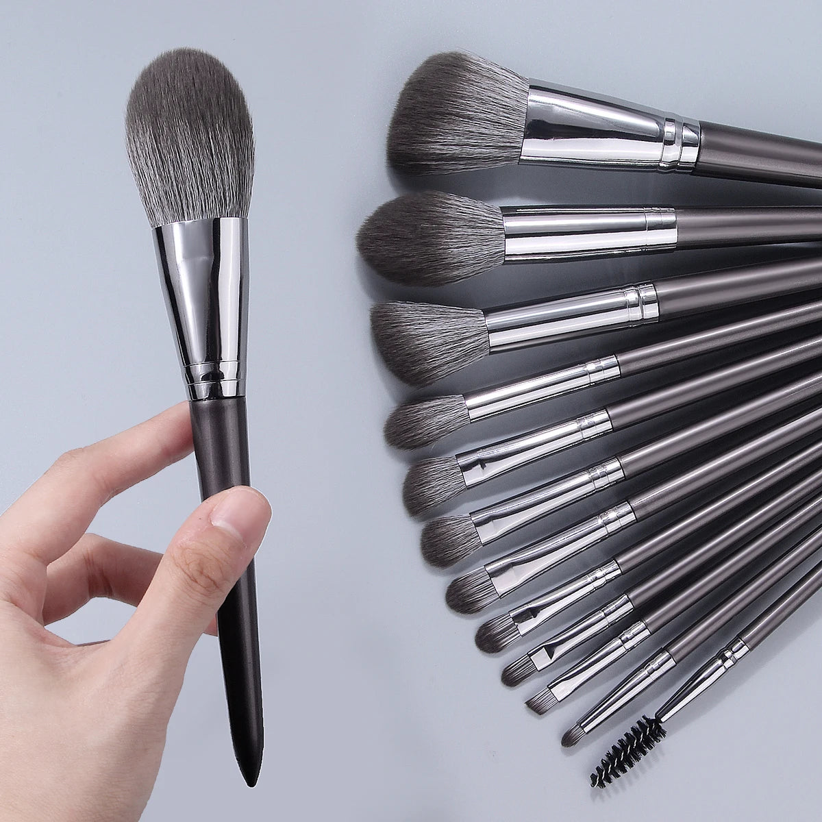 KOSSHOW 19-Pc Silver Makeup Brush Set with Bag & Sponges Makeup Brush Set QXL