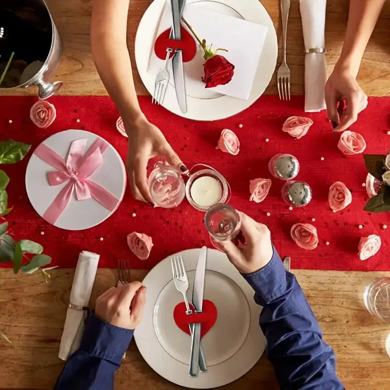 10-Pack Heart-Shaped Felt Cutlery Sleeves | Party Table Decor Cutlery Sleeve Set QXL