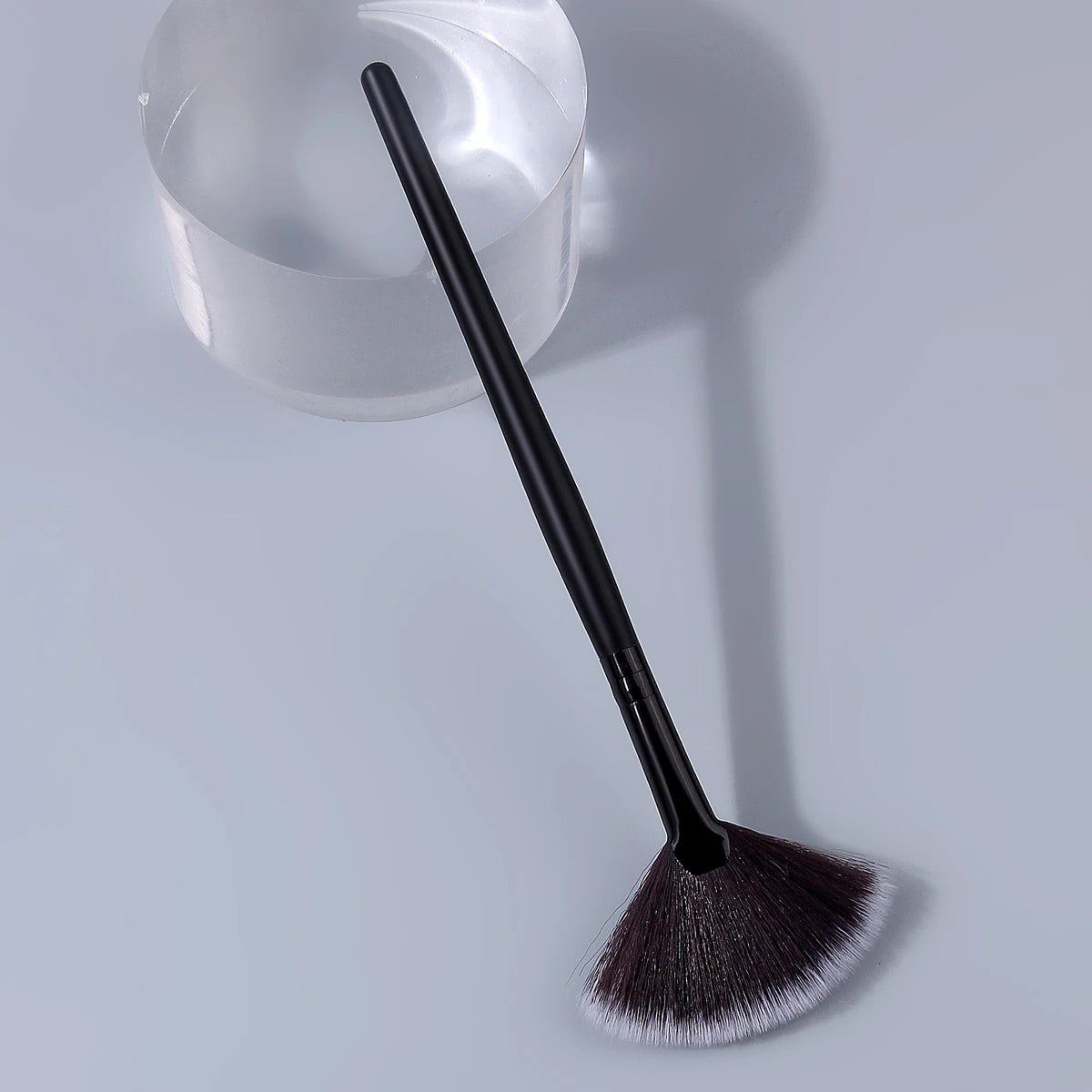KOSSHOW Fan Highlighter Brush | Contour, Bronzer & Blush Fan Makeup Brush QXL