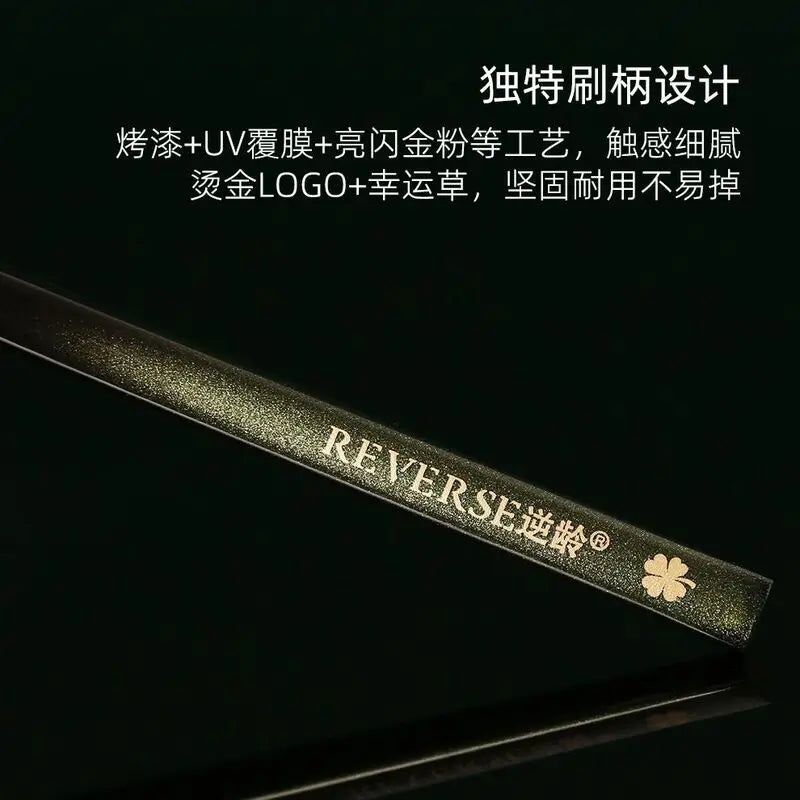M62 Angled Flat-Head Concealer Brush | Seamless Blending Concealer Brush QXL
