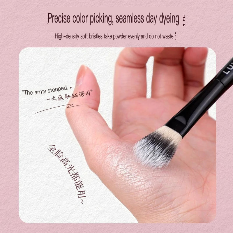 Double-Layer Liquid Highlight Brush 807 | Facial Brightening Highlight Makeup Brush QXL